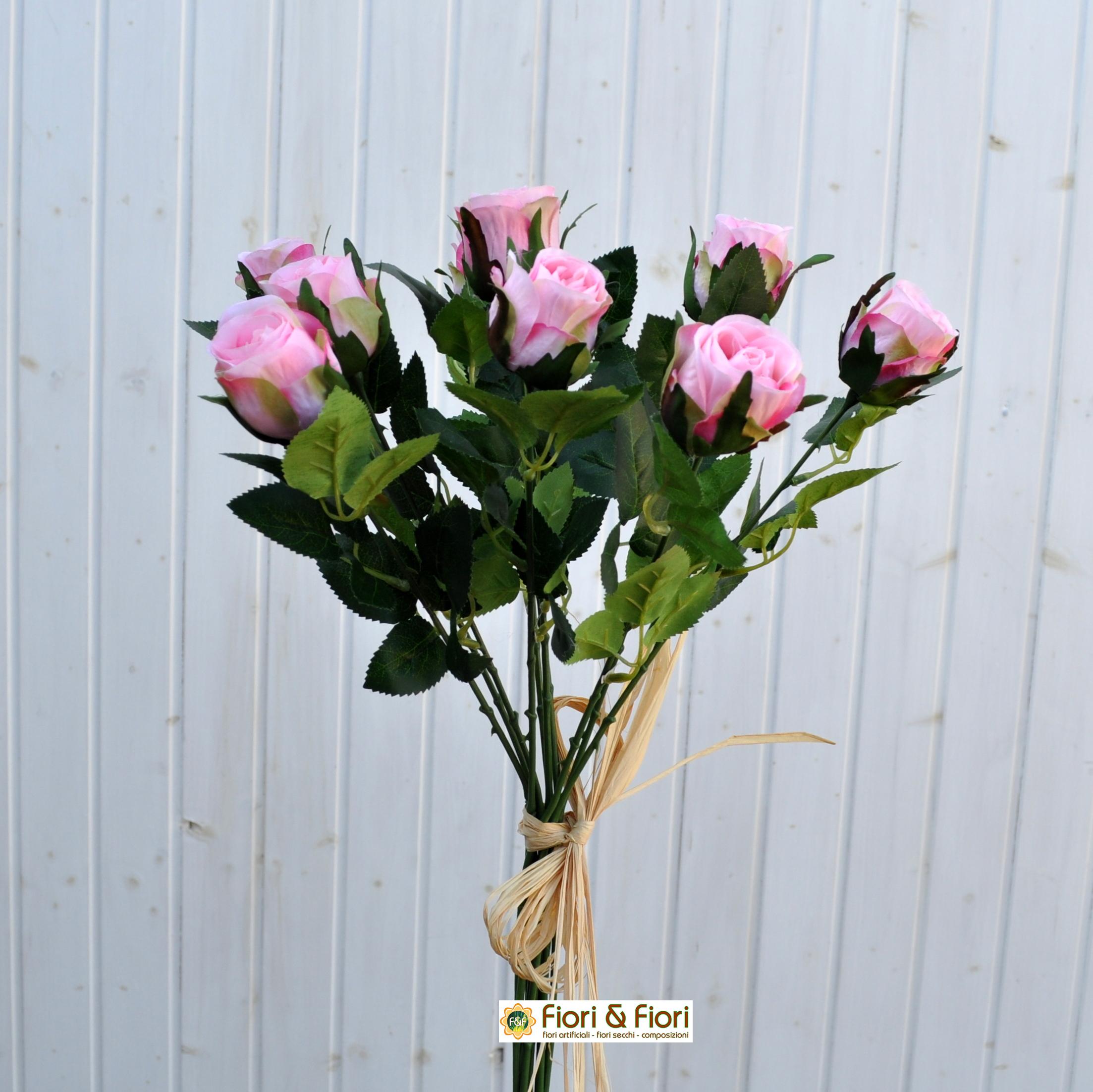 Composizione fiori secchi e rose bianche in vaso